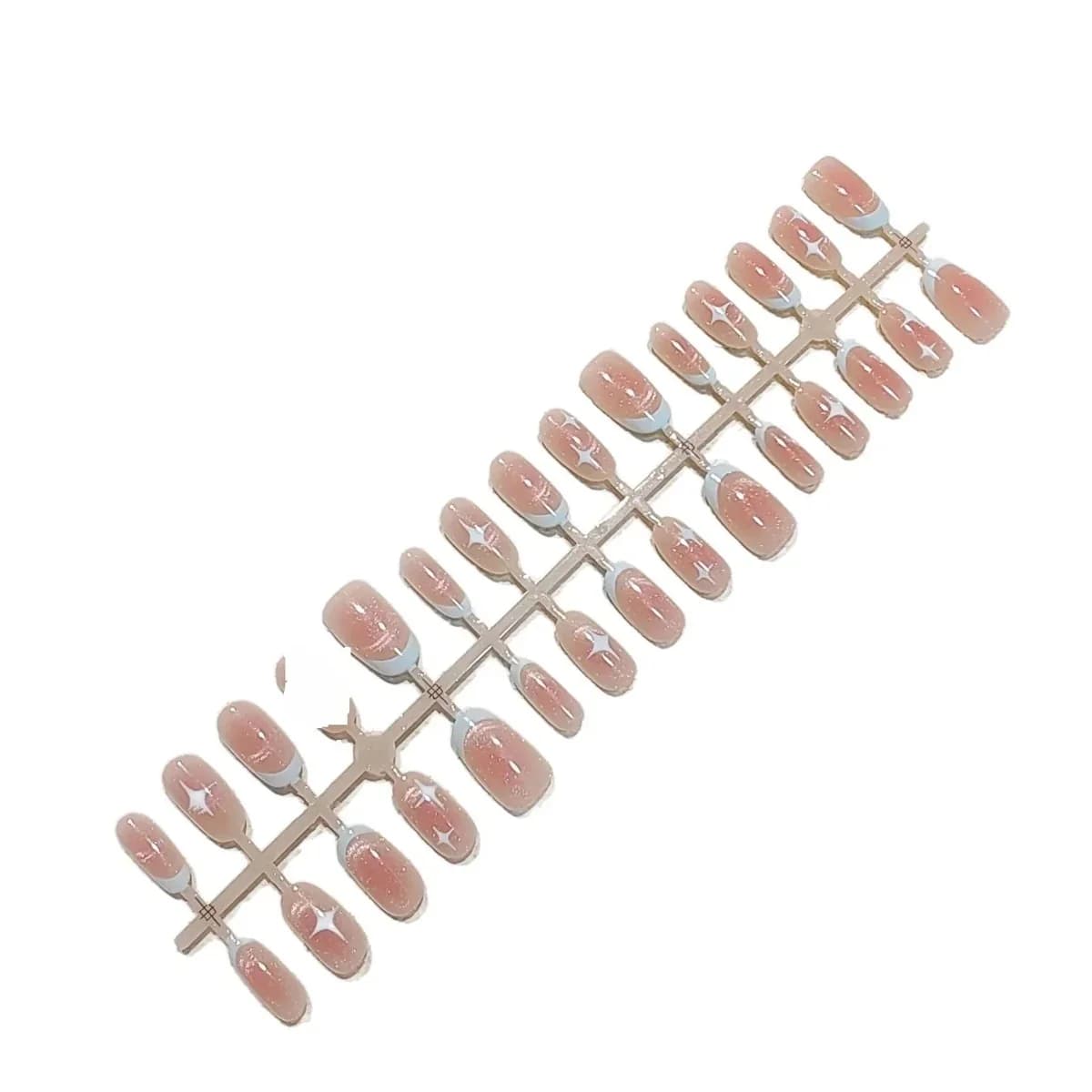 Korte ovale kattøye kunstnegler med rosa stjernehimmeldesign