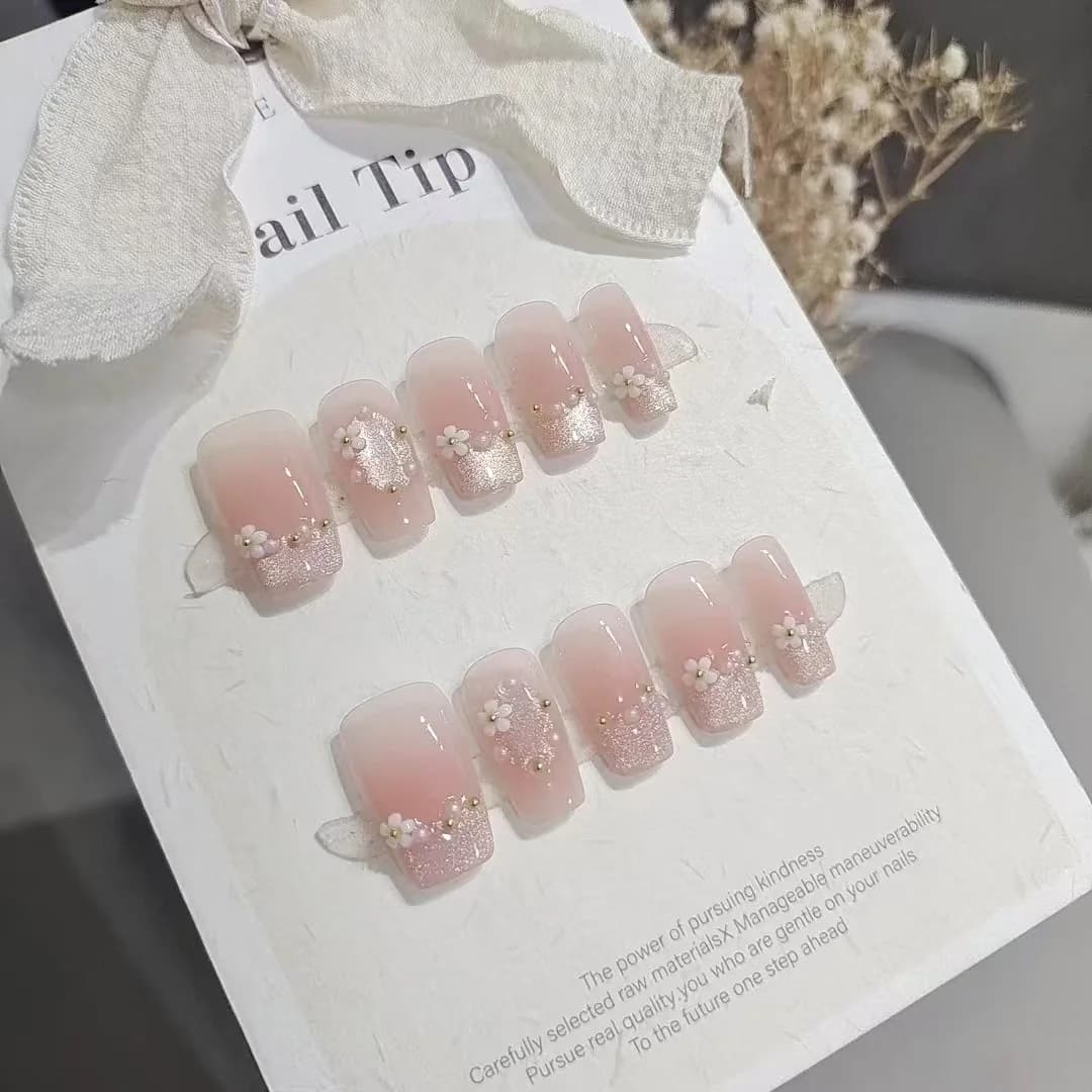 Kunstige negler kort kisteform blomster og rhinestones 10 stk