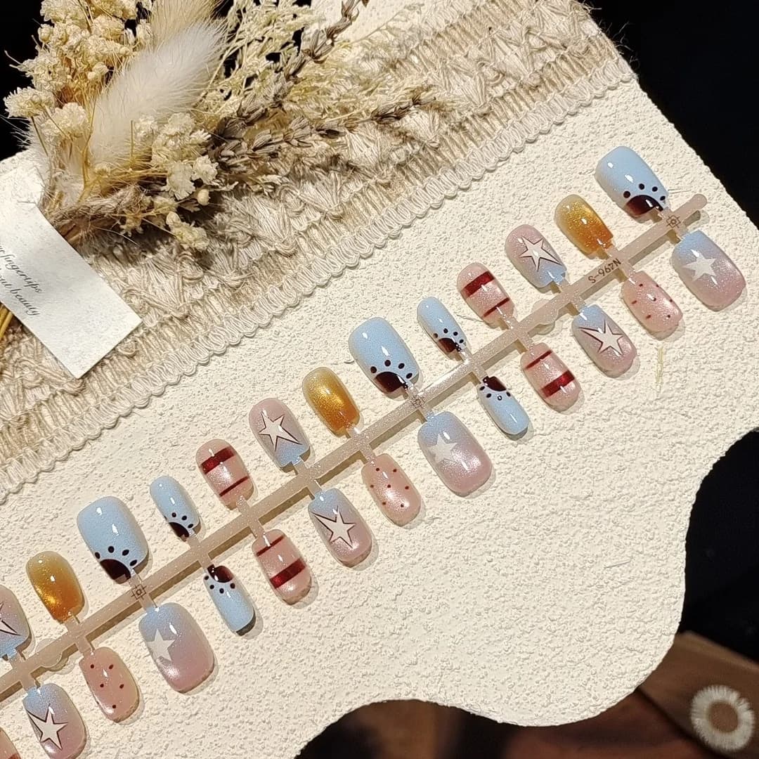 Isblå Cat Eye Lim På Negler med Stjerneglitter, Kort Ballerinaform