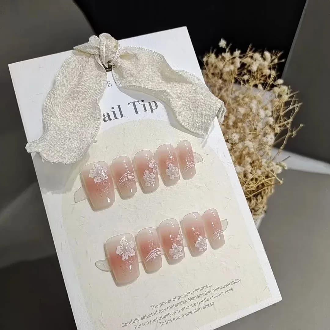 Håndmalte blomster kunstige negler kort kisteform blush design