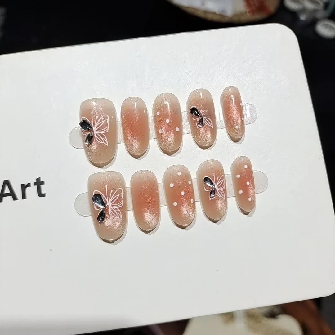 Cat Eye kunstnegler med glassperler og rhinestones