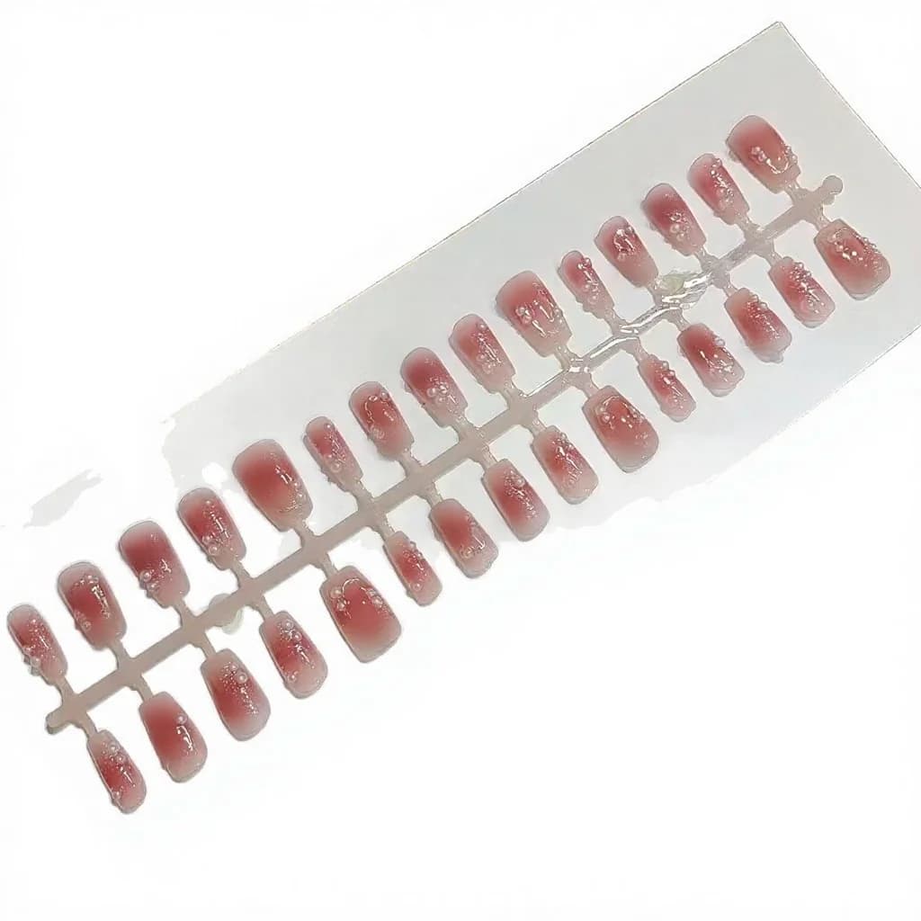 Press-on negler, kort kisteform med plomme-blush gradient, blomster og sommerfugler, 30 deler