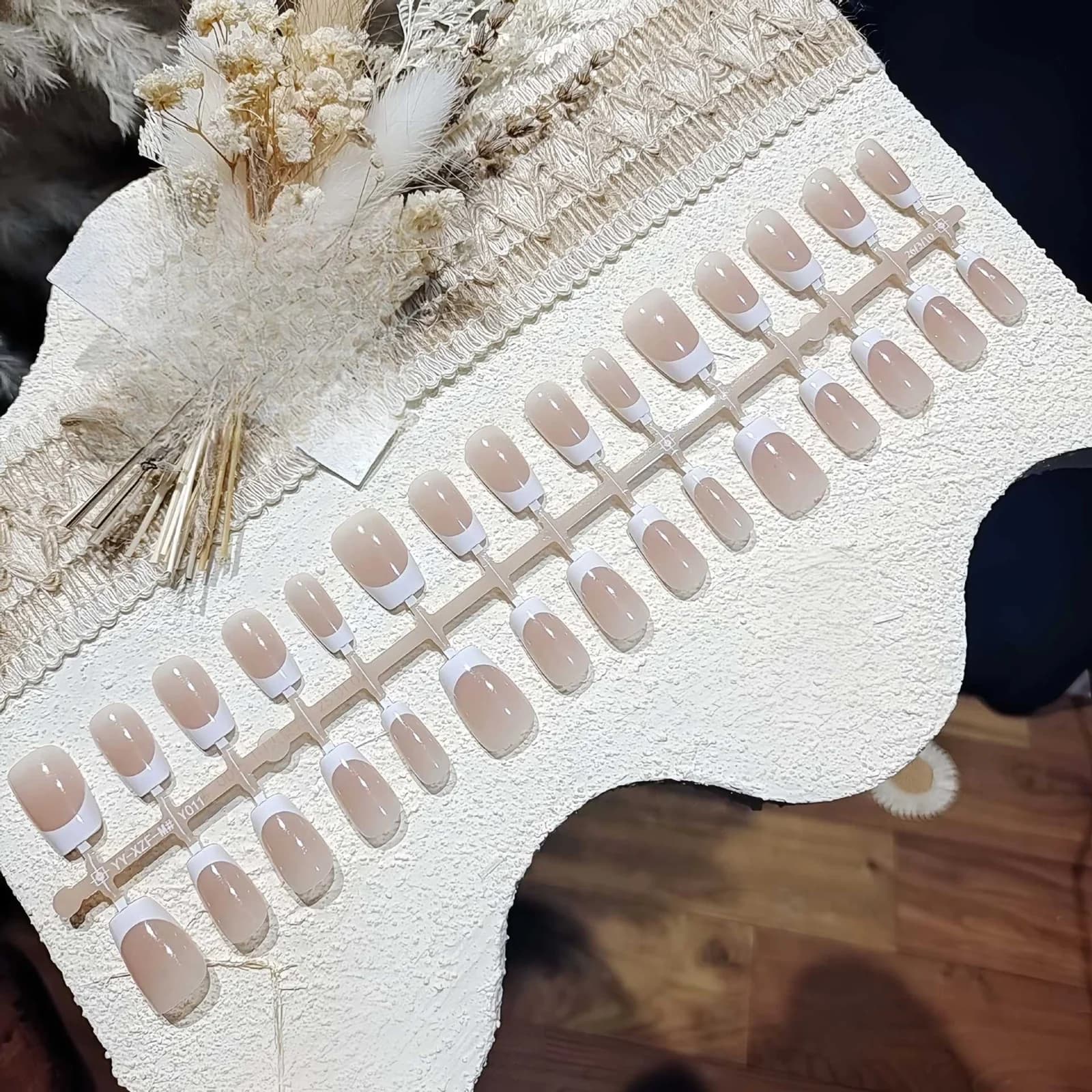 Korte Franske Tupper Trykk-on Negler Naturlig Naken Look Daglig Bruk