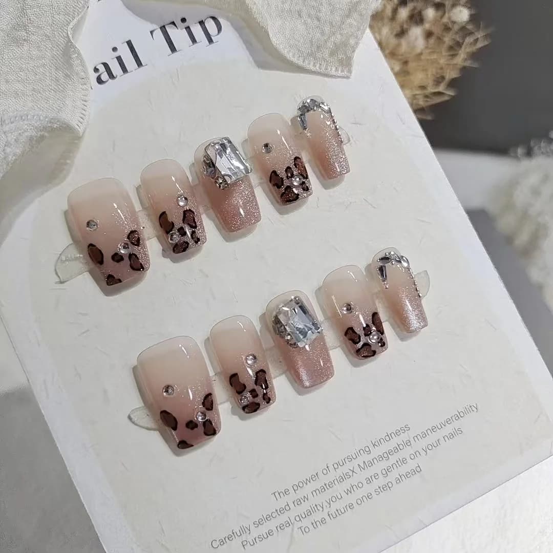 Leopardmønster Trykk-på Negler med Rhinestones Kort Kisteform
