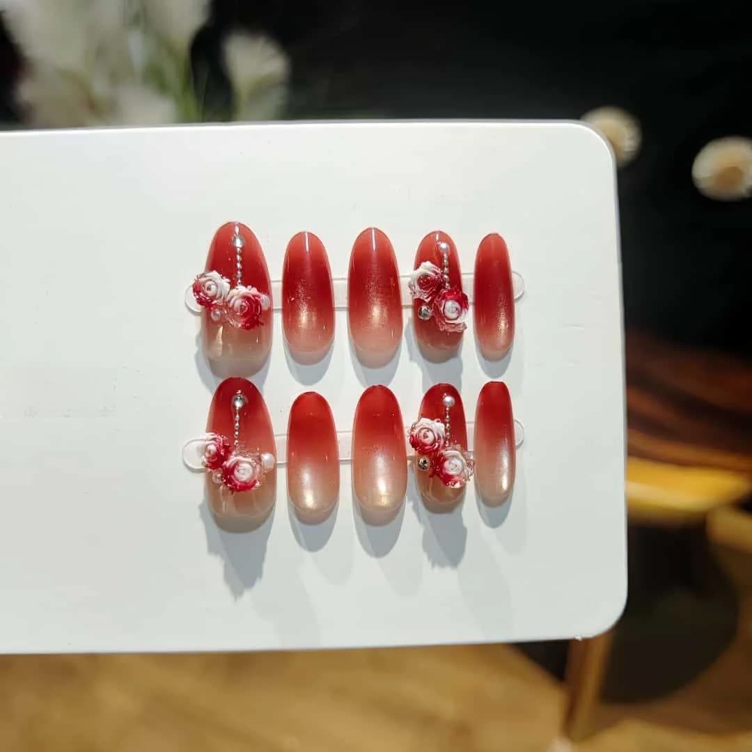 Rosehage kattesøy pålimbare negler rød gradient glitter oval form