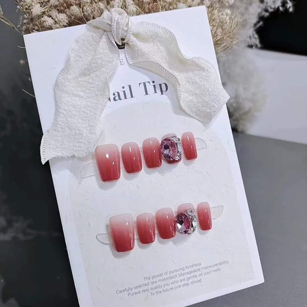 Press-on negler med rosegradient og store rhinsten, kort kisteform