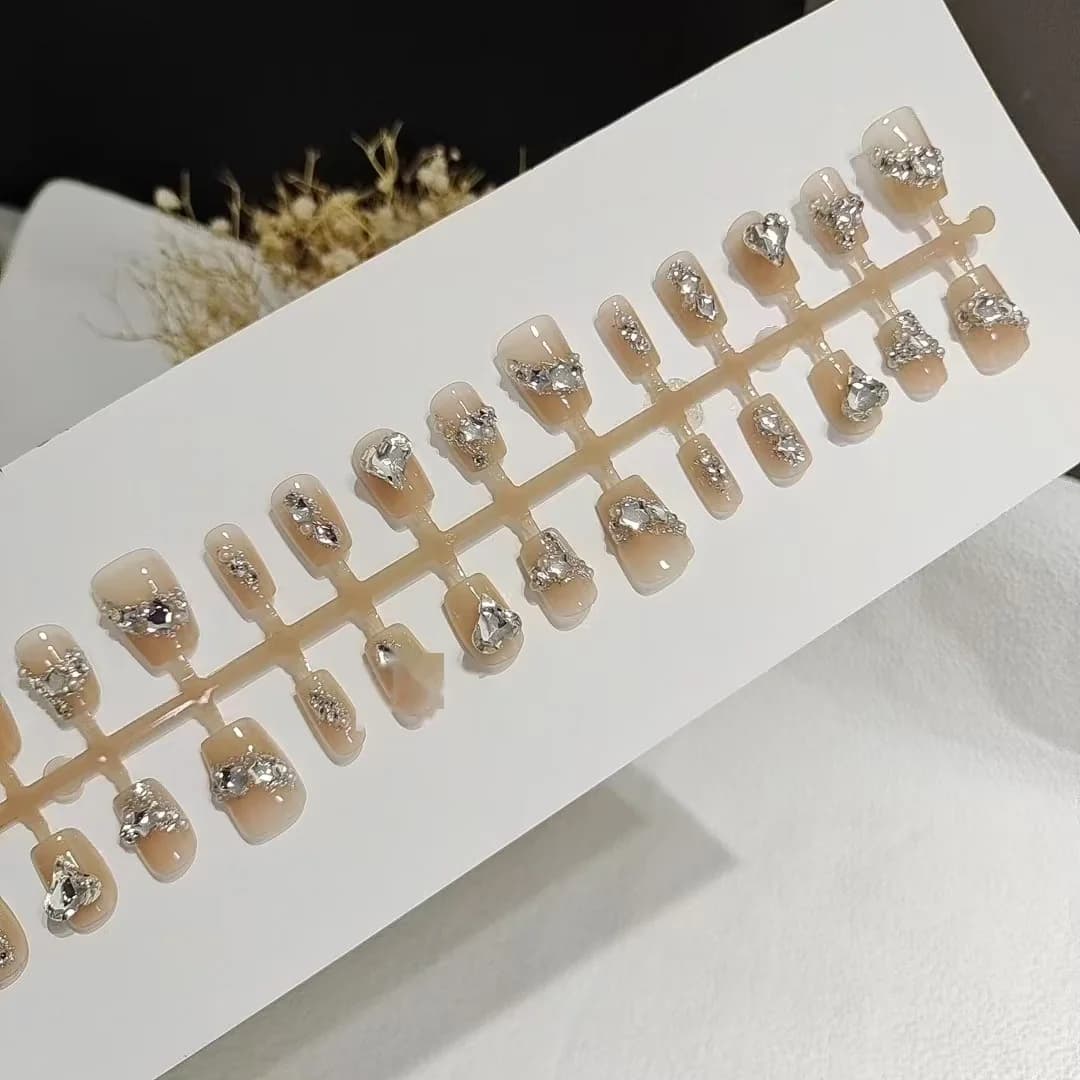 Press-On Negler med Hjerte-Rhinestones, Kort Firkantet Tupp, 30 Stykker