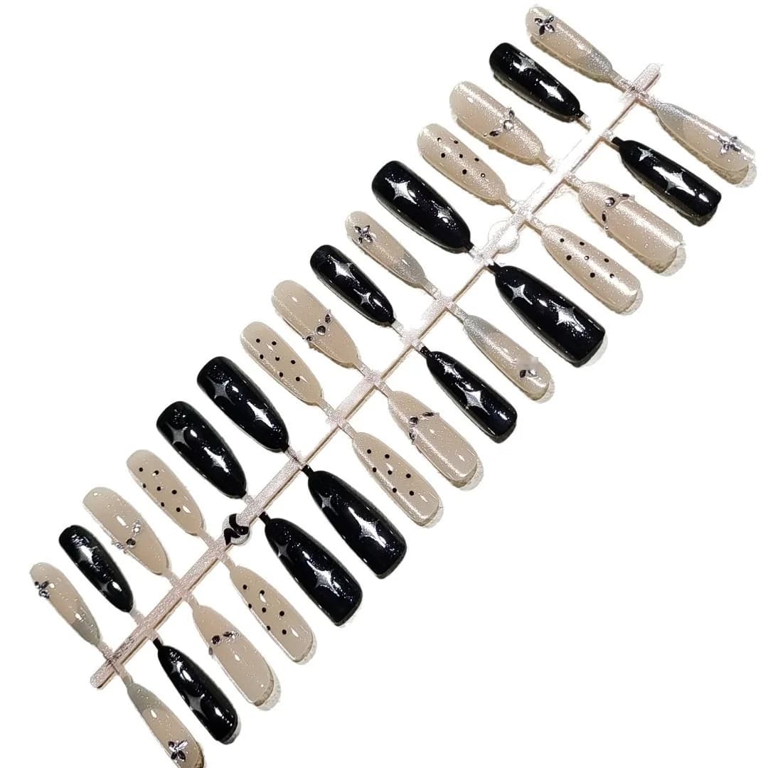 Stiletto falske negler med rhinestones, mørkt stjernehimmeldesign