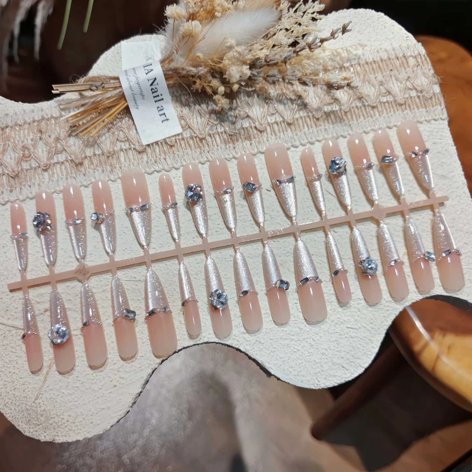 Perlemorsglinsende rhinestone press-on negler kattøye glitter manikyrsett