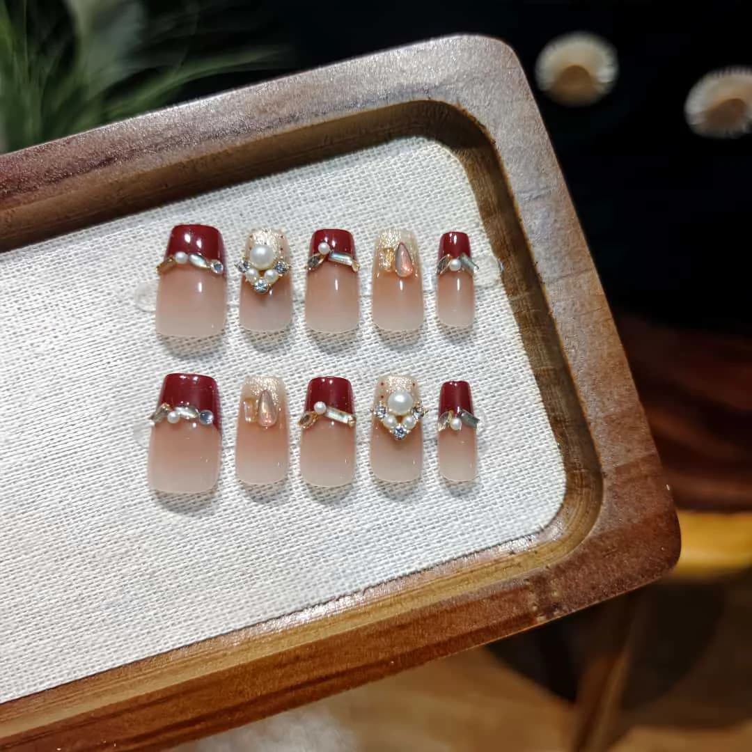 Rød perle kunstige negler kort kiste fransk tupp glitter