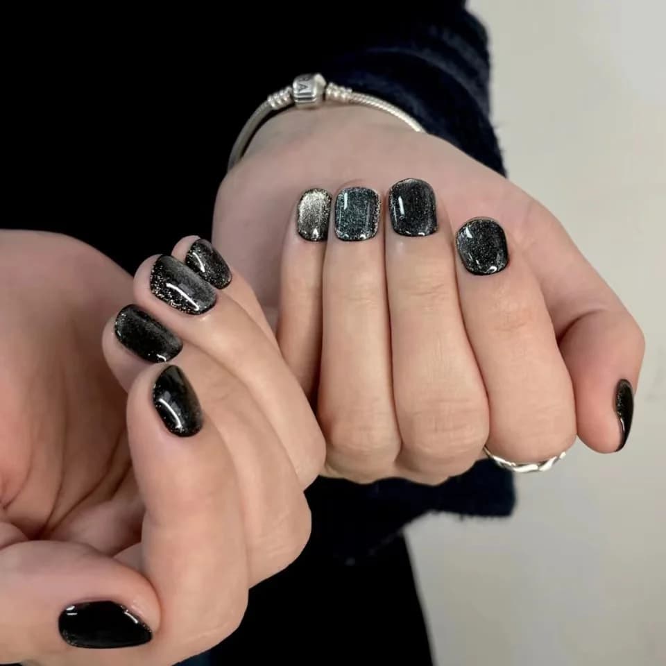 Korte Svarte Krystall Katteøye Trykk-på-negler Glitterfinish